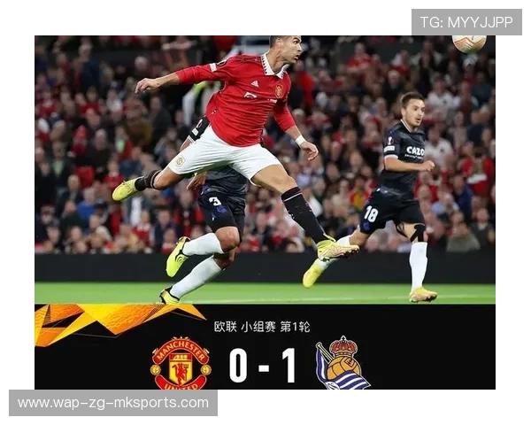 曼联连续三脚传递打穿中场制造进球良机