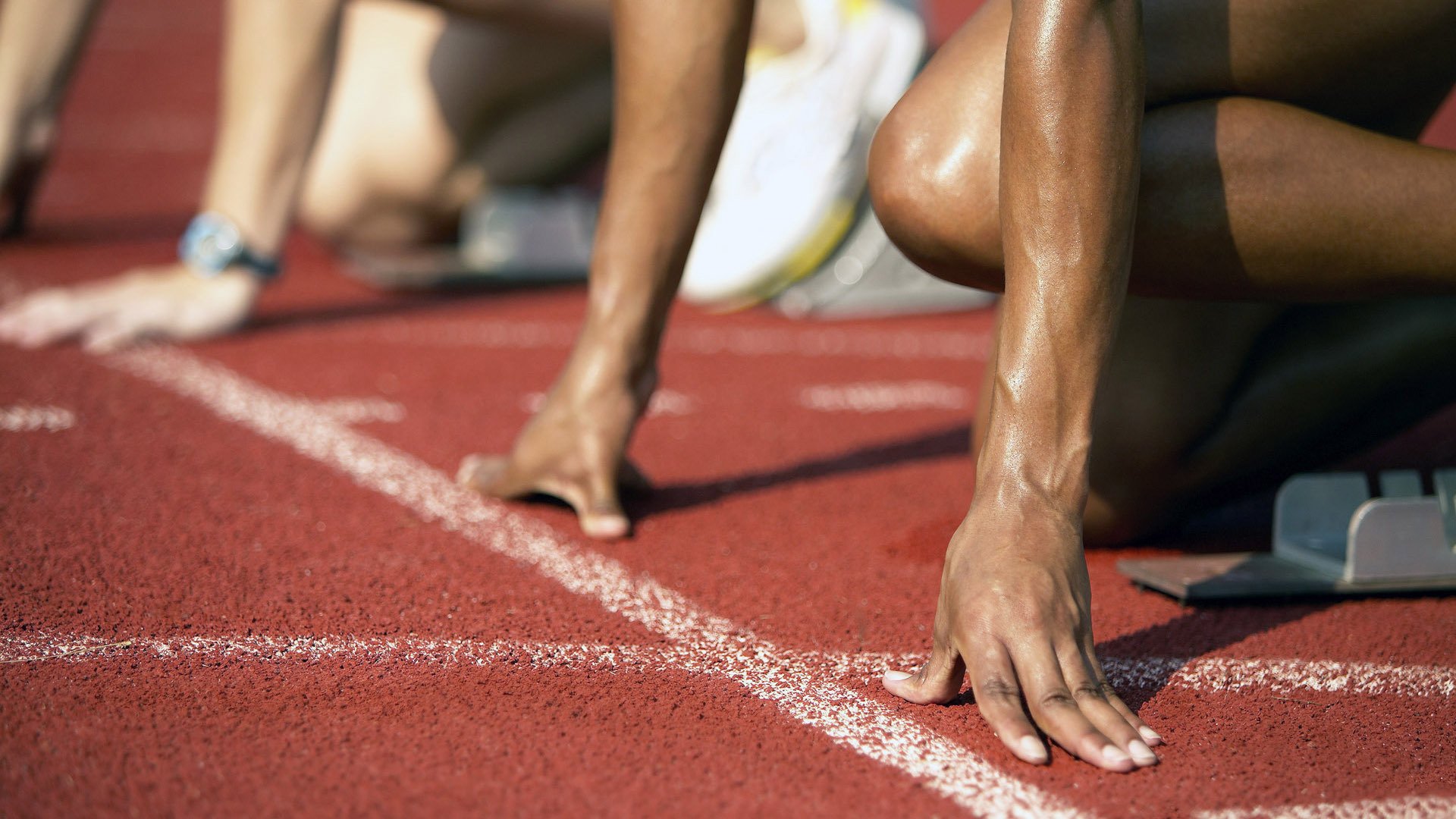 巴尔：全黑队中场的“调度员”，每次传球和拦截都助力球队进攻